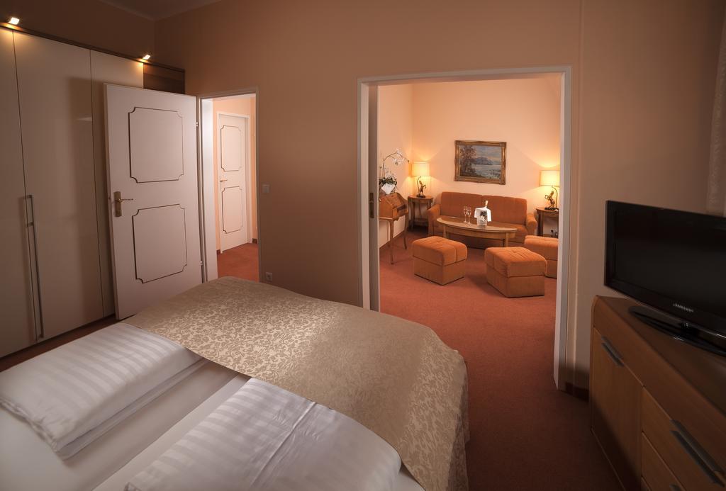 Hotel Vier Jahreszeiten Залцбург Екстериор снимка