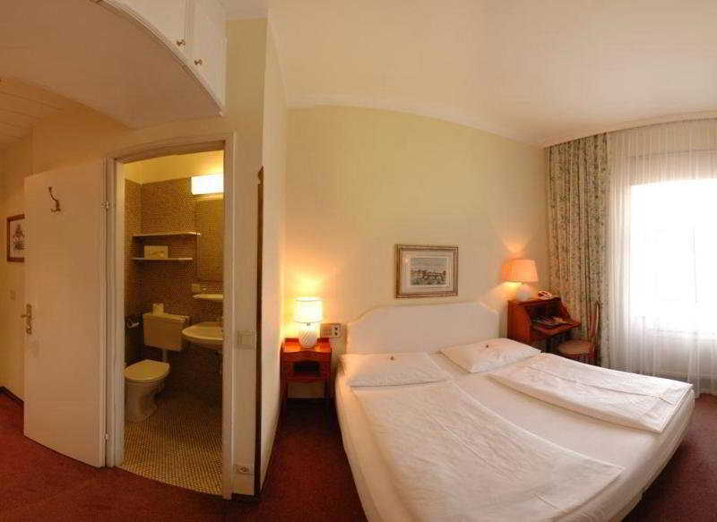 Hotel Vier Jahreszeiten Залцбург Екстериор снимка