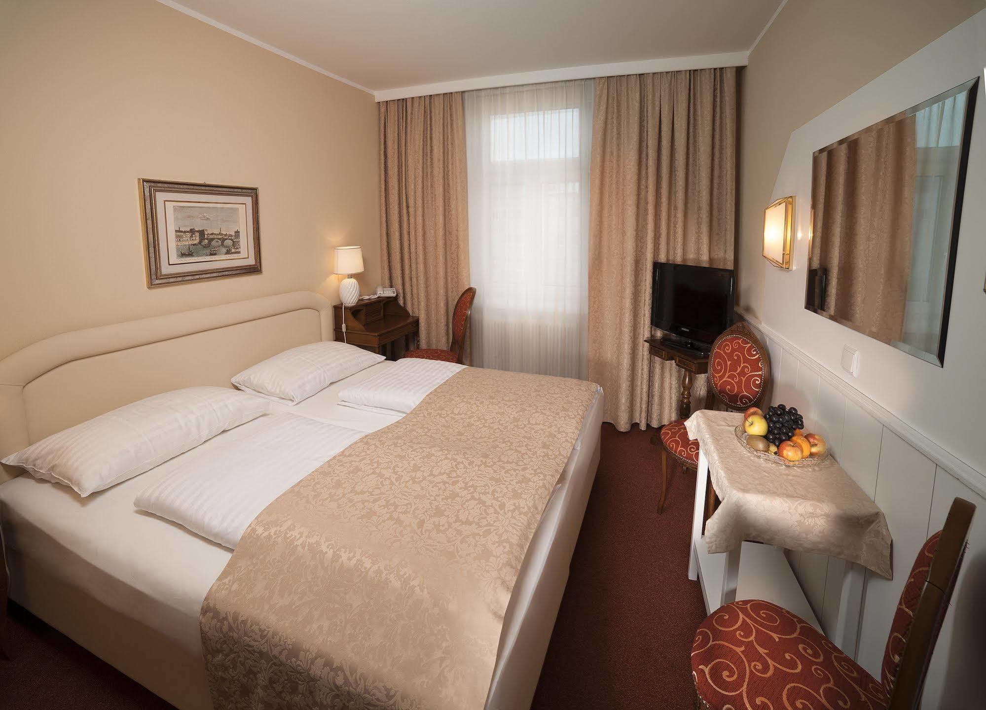 Hotel Vier Jahreszeiten Залцбург Екстериор снимка