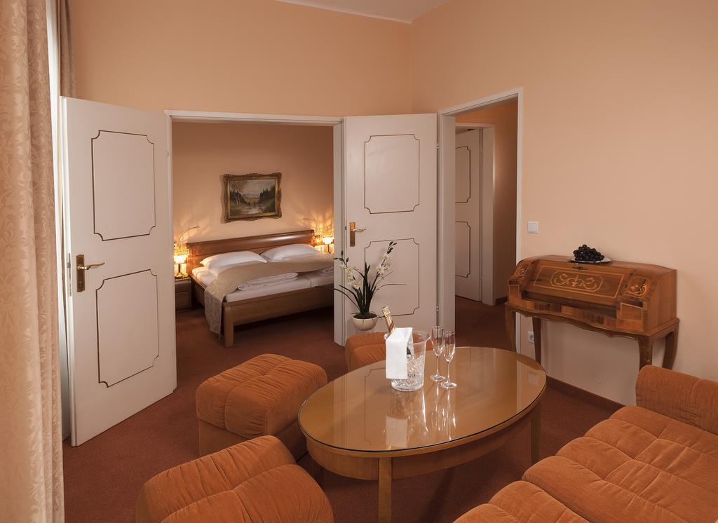 Hotel Vier Jahreszeiten Залцбург Екстериор снимка